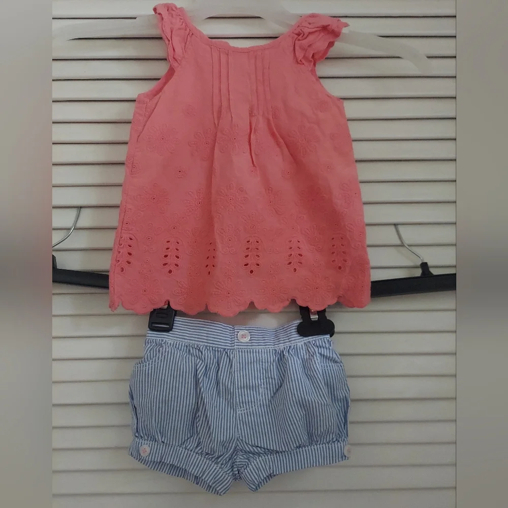 🎁 10/$25- tank and shorts; eyelit top with striped shorts,  3-6 months